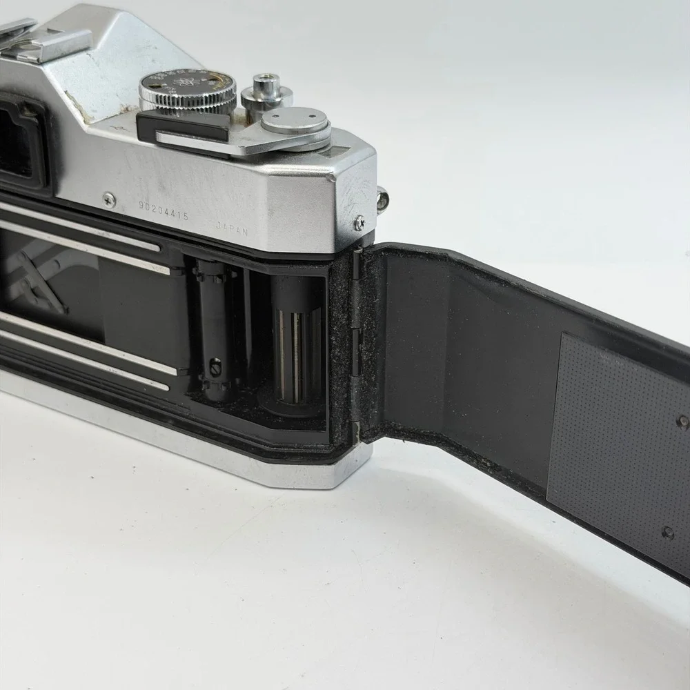 Yashica TL Electro X 35mm Film SLR Camera Body Silver Vintage Japan FOR PARTS